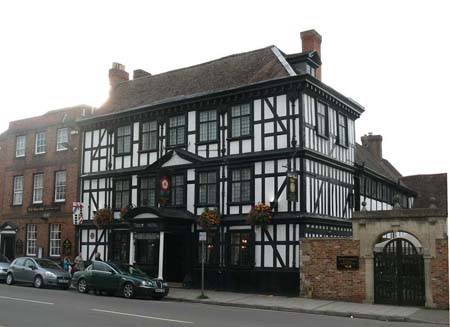 Tudor Hotel - Tewkesbury - Diana Maria Craik, John Moore